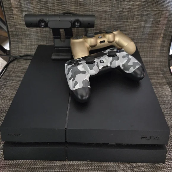 Sony PlayStation 4 Matte 500GB HDD Console, Camera, Controllers, Games Bundle. - Picture 6 of 12